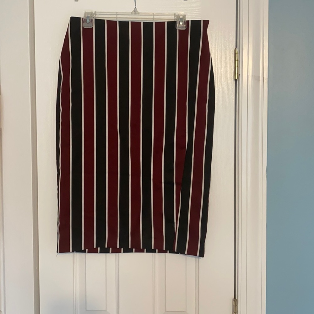 NY&C skirt, colors:black,white,burgundy